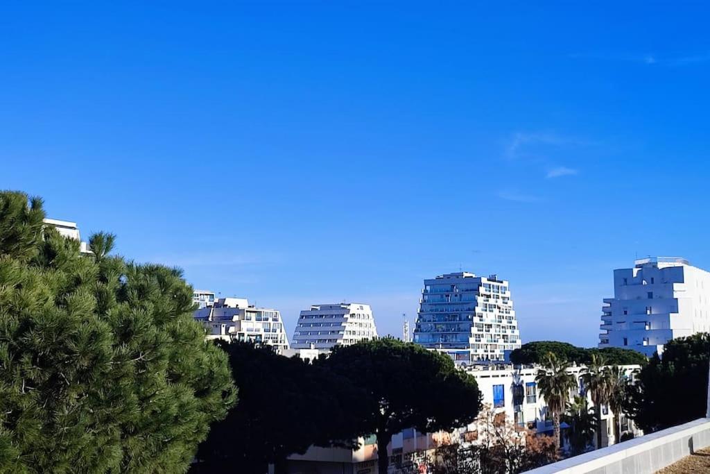 Ferienwohnung Grand Voile - Hyper Centre, Climatisation, Vue Panoramique Sur L'Architecture De La Grande Motte Exterior foto